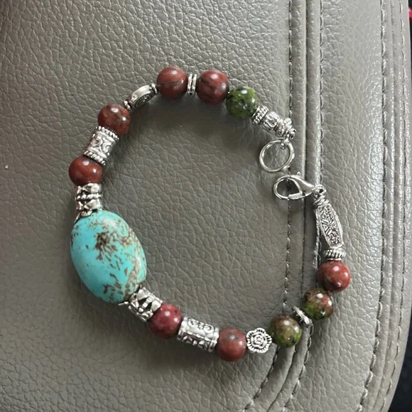 Turquoise and Silver Beaded Bracelet - Picture 1 of 2